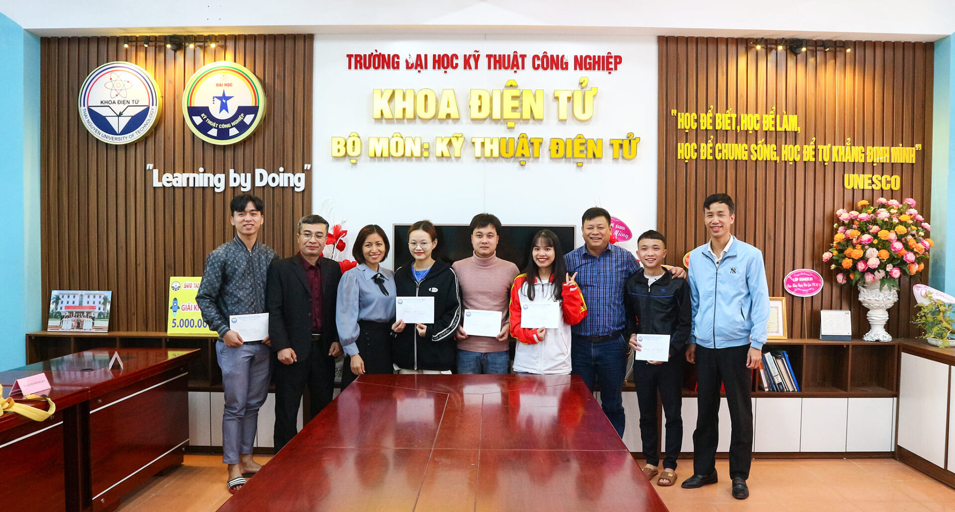 Nét đẹp sinh viên ngành Kỹ thuật điện tử viễn thông FEE - TNUT 2022